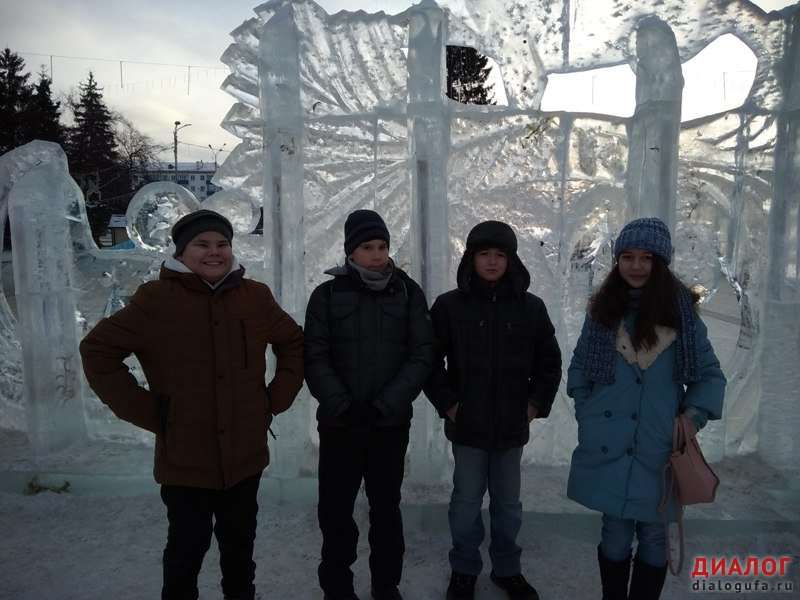 Экскурсия на новогоднюю елку «Снежный городок»