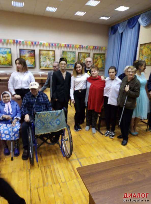 Концерт в Доме-интернате для престарелых и инвалидов «Тепло наших сердец»