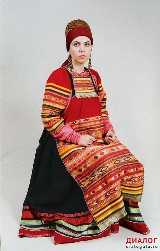 Русский народный женский костюм