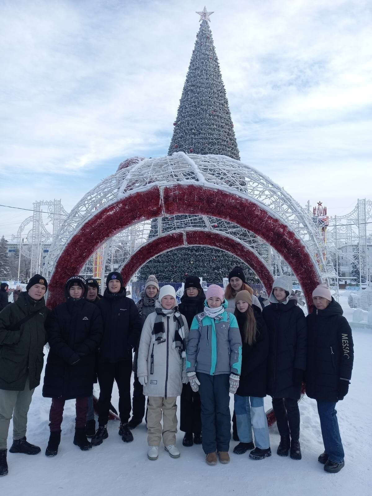 Посещение ледового городка  на площади им Ленина "Зимняя сказка"