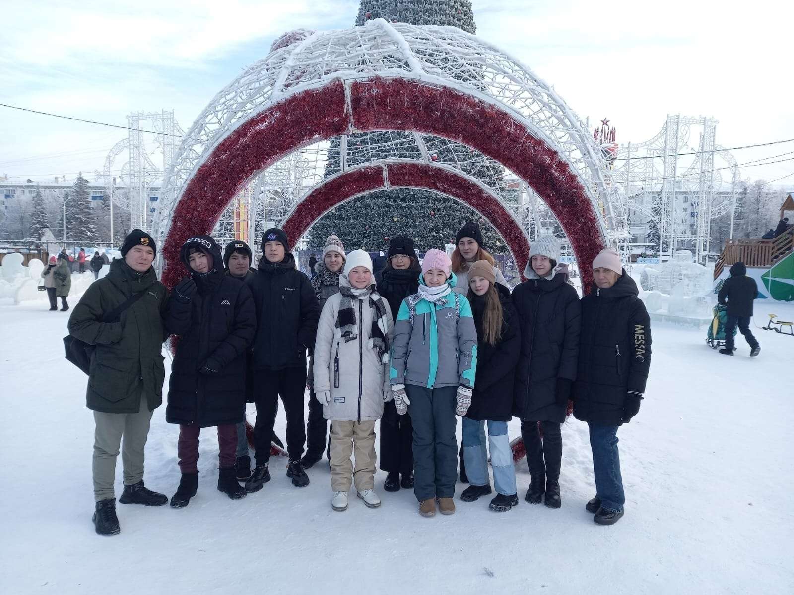 Посещение ледового городка  на площади им Ленина "Зимняя сказка"