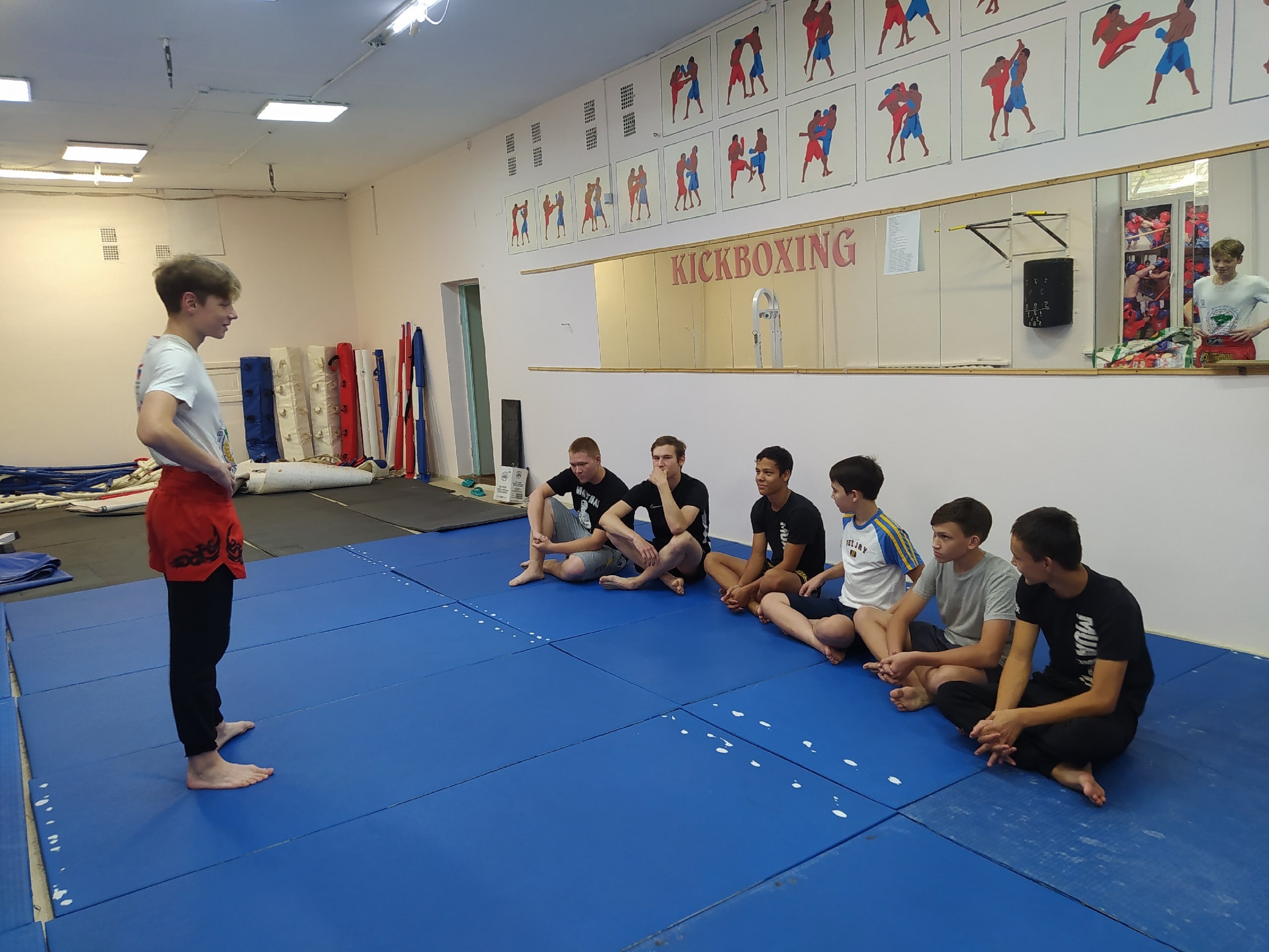 Спортсмены секции тайский бокс приняли активное участие в лектории по теме : "100 советов на здоровье"