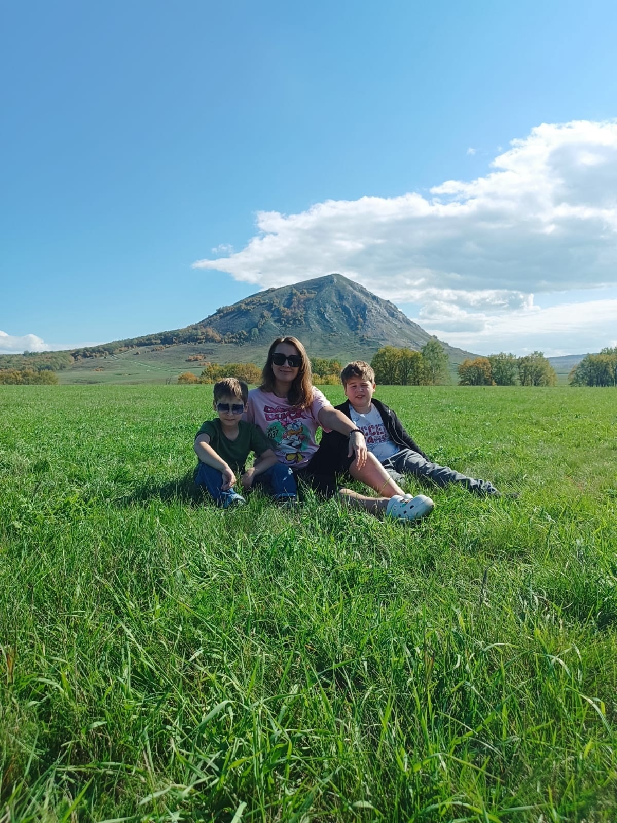 В эти теплые выходные бабьего лета, женский клуб МЦ Вираж совершил семейный поход с восхождением на гору Торатау