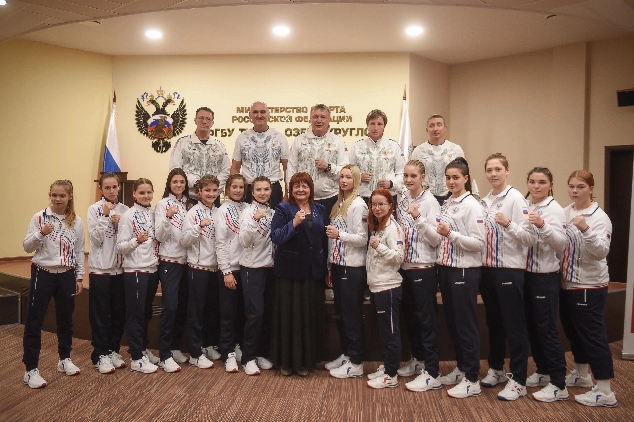 Мария Казакова, член сборной команды России,   в составе юношеской команды сборной страны прибыла в г