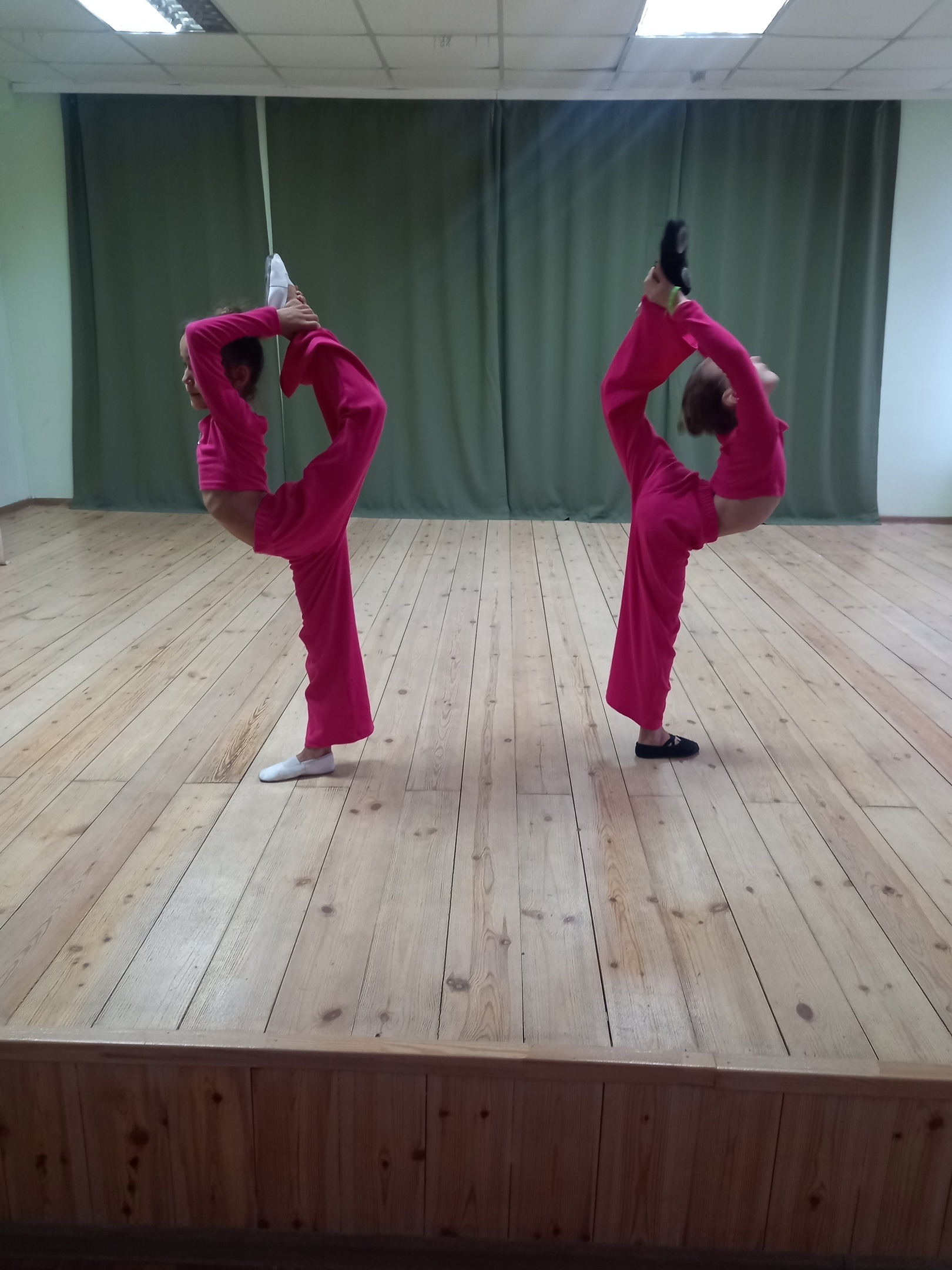 20 ноября в младшей группе танцевальной студии "PROдвижение" прошёл открытый урок по хореографии