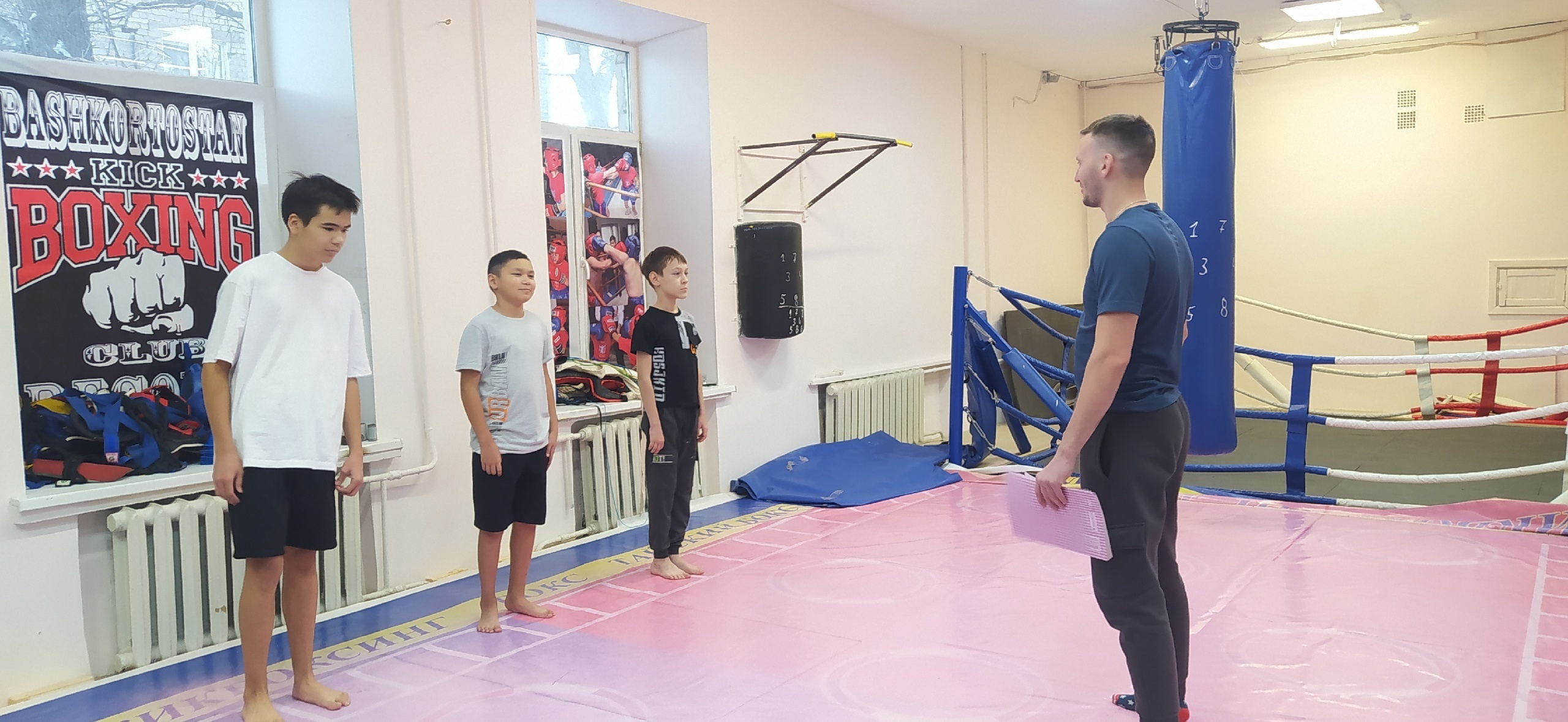 Педагог дополнительного образования Шумилов Никита Александрович для воспитанников секции тайский бокс провел викторину: " В здоровом теле - здоровый дух"