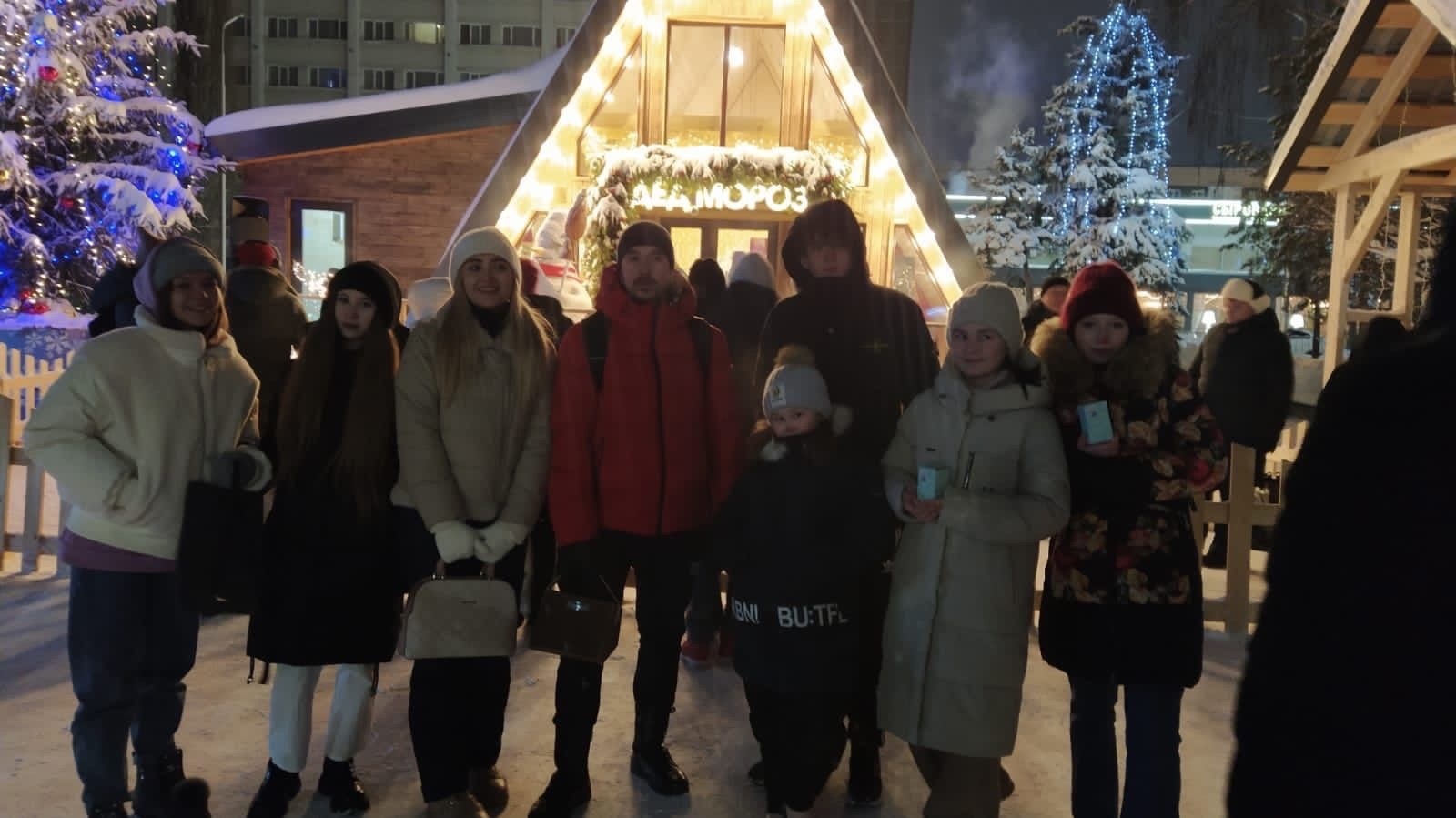 🎅 Педагоги и воспитанники клуба «Северный» приняли участие в работе резиденции Деда Мороза