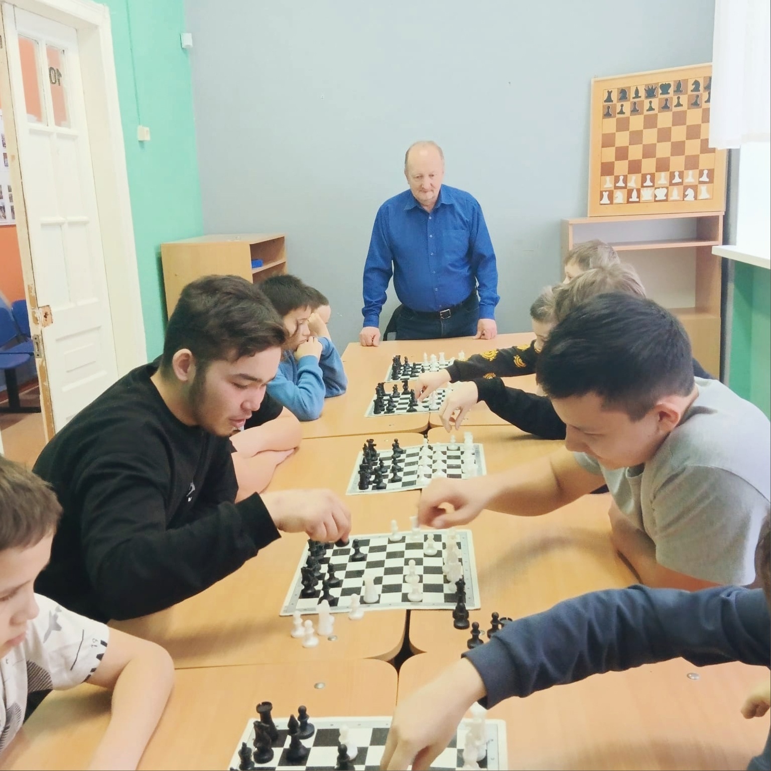 Сегодня в подростковом клубе «Орлёнок» состоялся внутриклубный турнир по шахматам «Шах и мат»