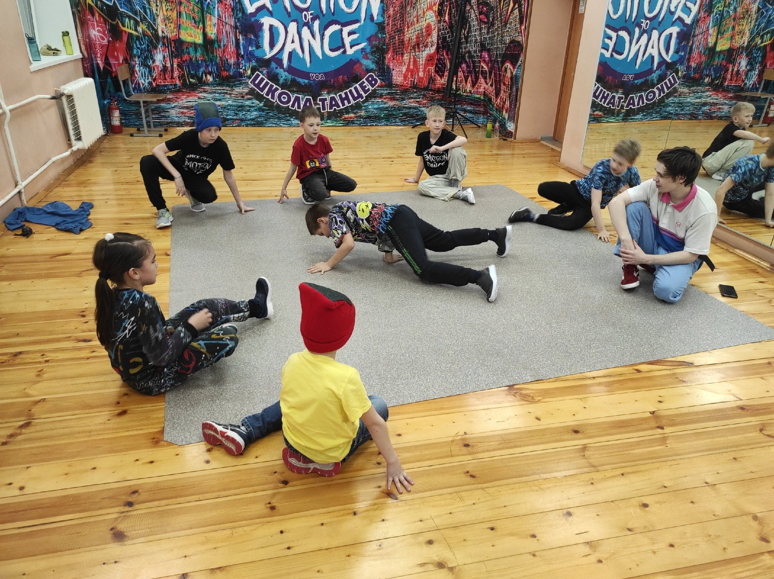 15 апреля воспитанники школы танцев "Emotion Of Dance" провели дружеские батлы "Импровизация